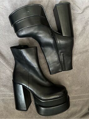 Steve Madden Black Platform Ankle Boots